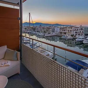 Port Salins By Pierre & Otel